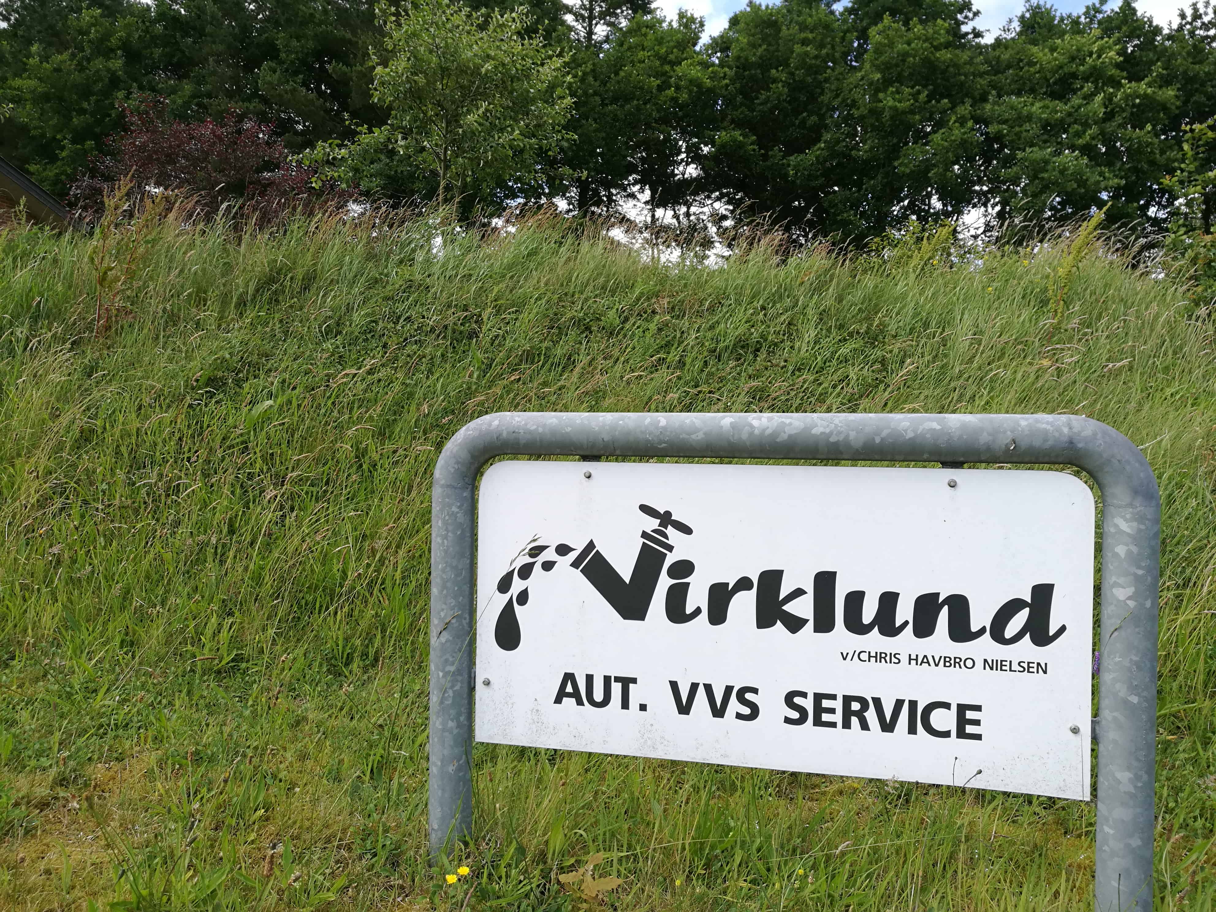 Skilt ved Virklund VVS i Virklund